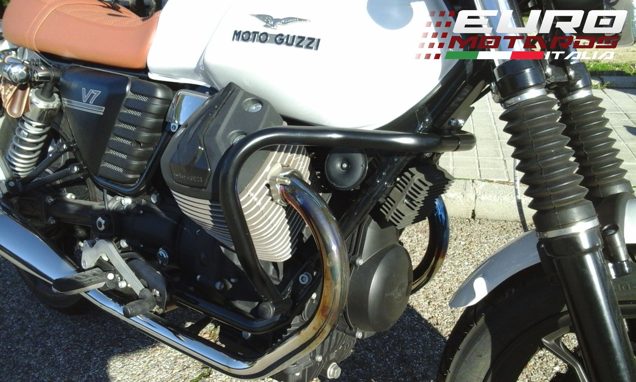 No Reserve: 864-Mile 2014 Moto Guzzi V7 Racer for sale on BaT